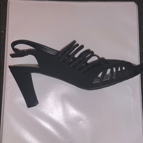 I’m selling this cute pair of strapped black heels - Picture 3 of 4